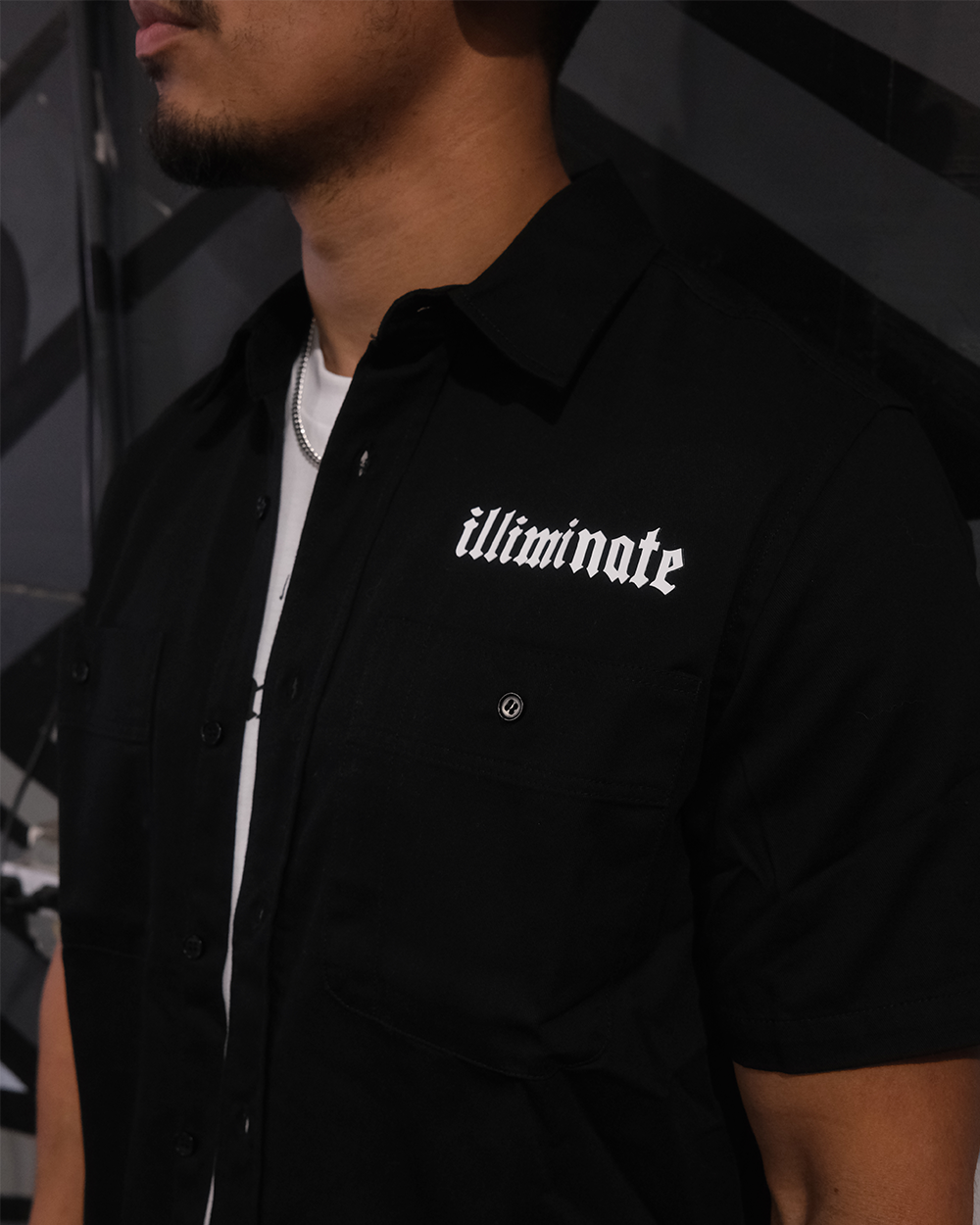 ILLIMINATE WORK BUTTON UP