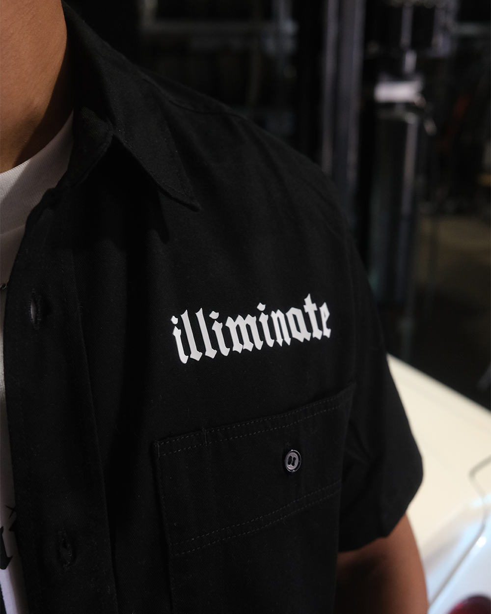 ILLIMINATE WORK BUTTON UP