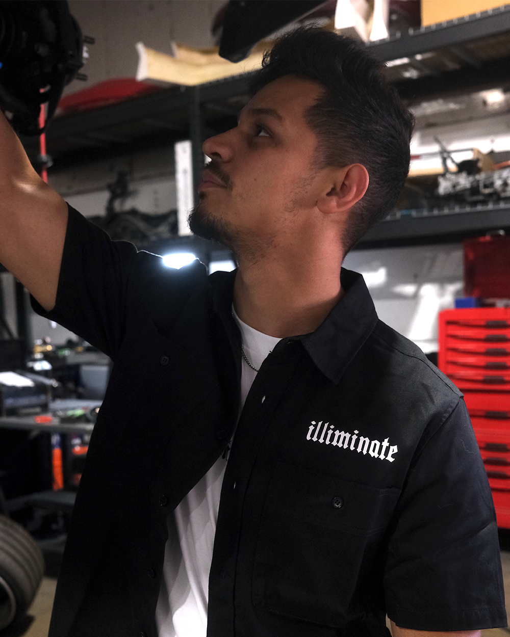 ILLIMINATE WORK BUTTON UP