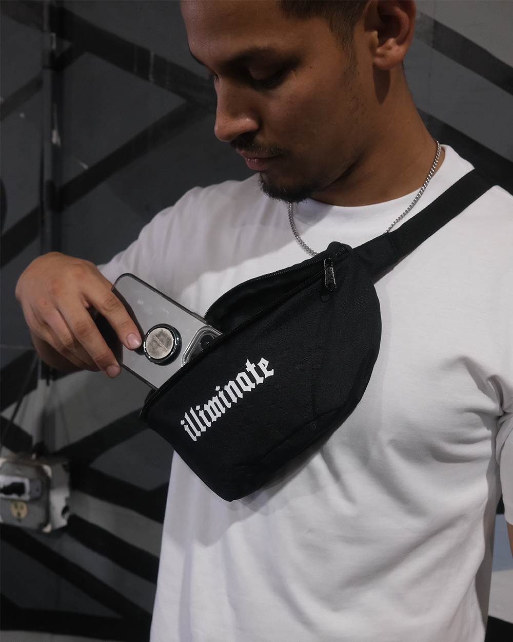 ILLIMINATE SHOULDER BAG